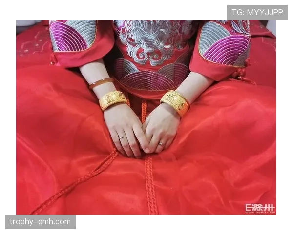 杨倩训练完顺手买了个金镯子,这届奥运冠军的消费观有点看不懂 杨倩训练完顺手买了个金镯子,这届奥运冠军的消费观有点看不懂